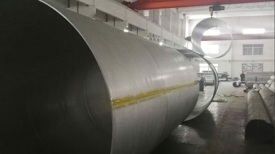 large-diameter-welded-stainless-pipe_out-side.jpg